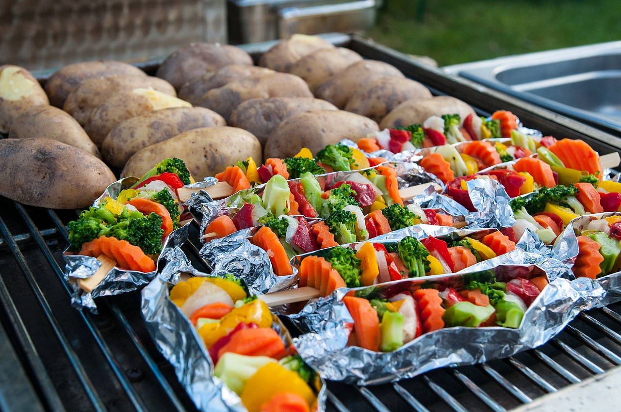 Vegetable skewers and grilled potatoes