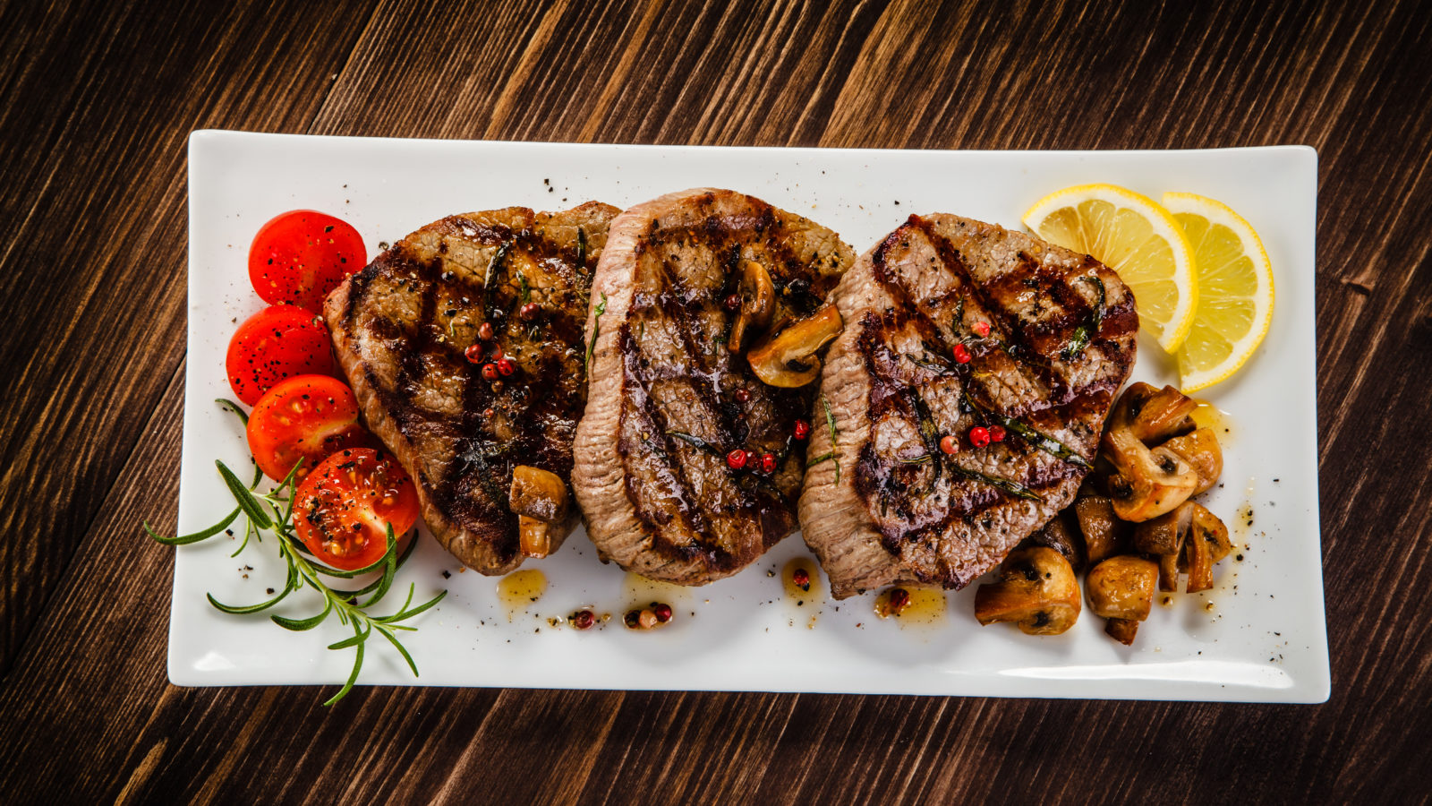 Grilled pork chops and vegetables