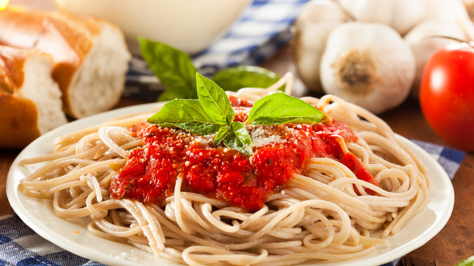 Homemade Spaghetti with Marinara Sauce